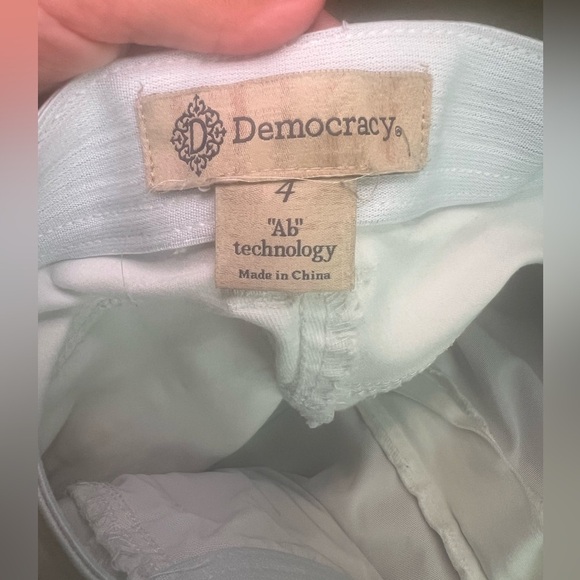 White Democracy Skinny Jeans “Ab” Technology Size 4 - Picture 5 of 6